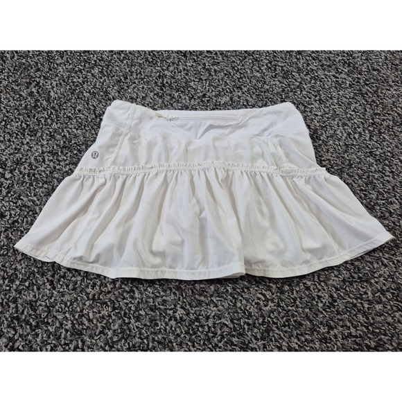 lululemon athletica Pants - Lululemon Women's White Tennis‎ Skort Skirt Size 4 Built In Shorts